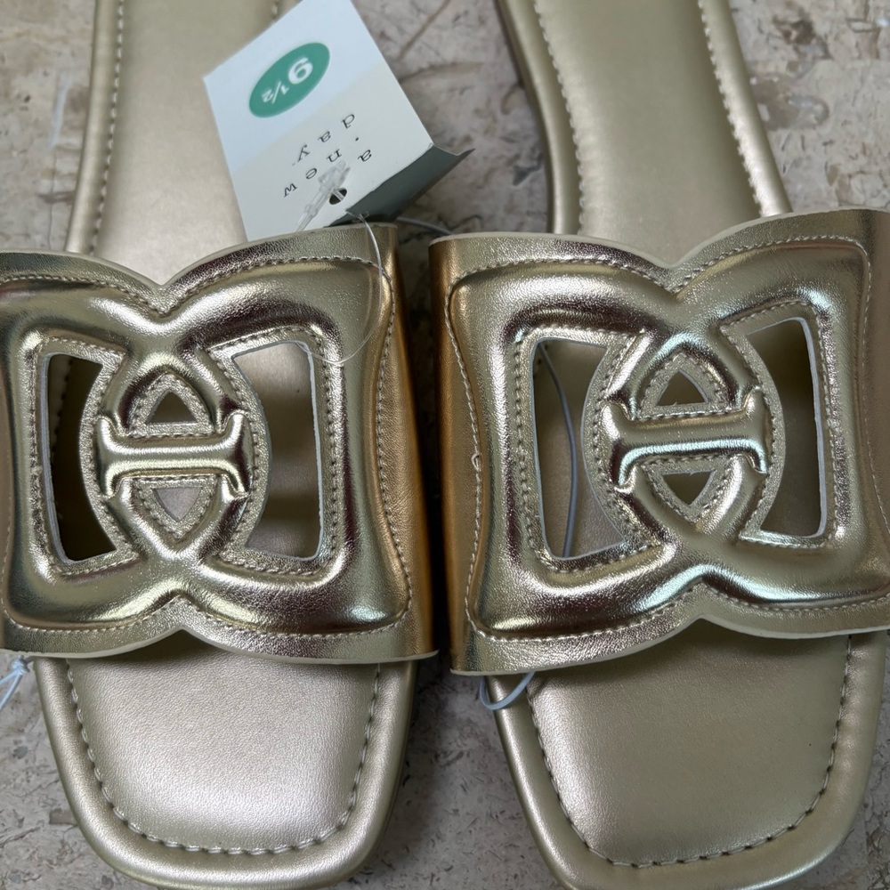 Metallic Gold Low Heel Slip On Sandal Deidra A New Day Size 9.5 - Picture 5 of 5